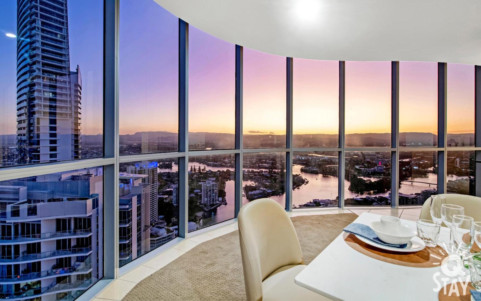 Chevron Renaissance Ocean View - Q Gold Coast