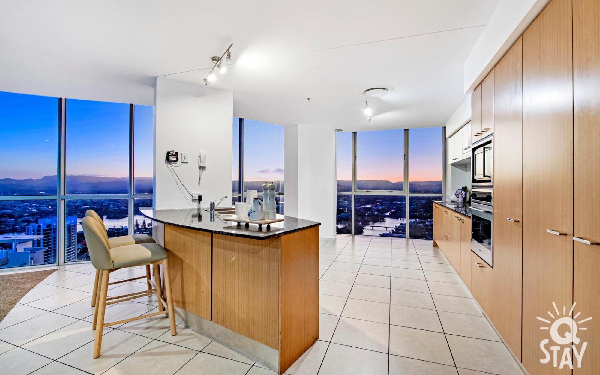 Chevron Renaissance Ocean View - Q Apartment Gold Coast