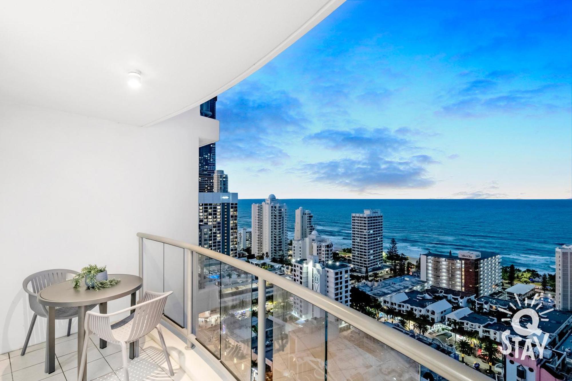 Chevron Renaissance Ocean View - Q Apartment