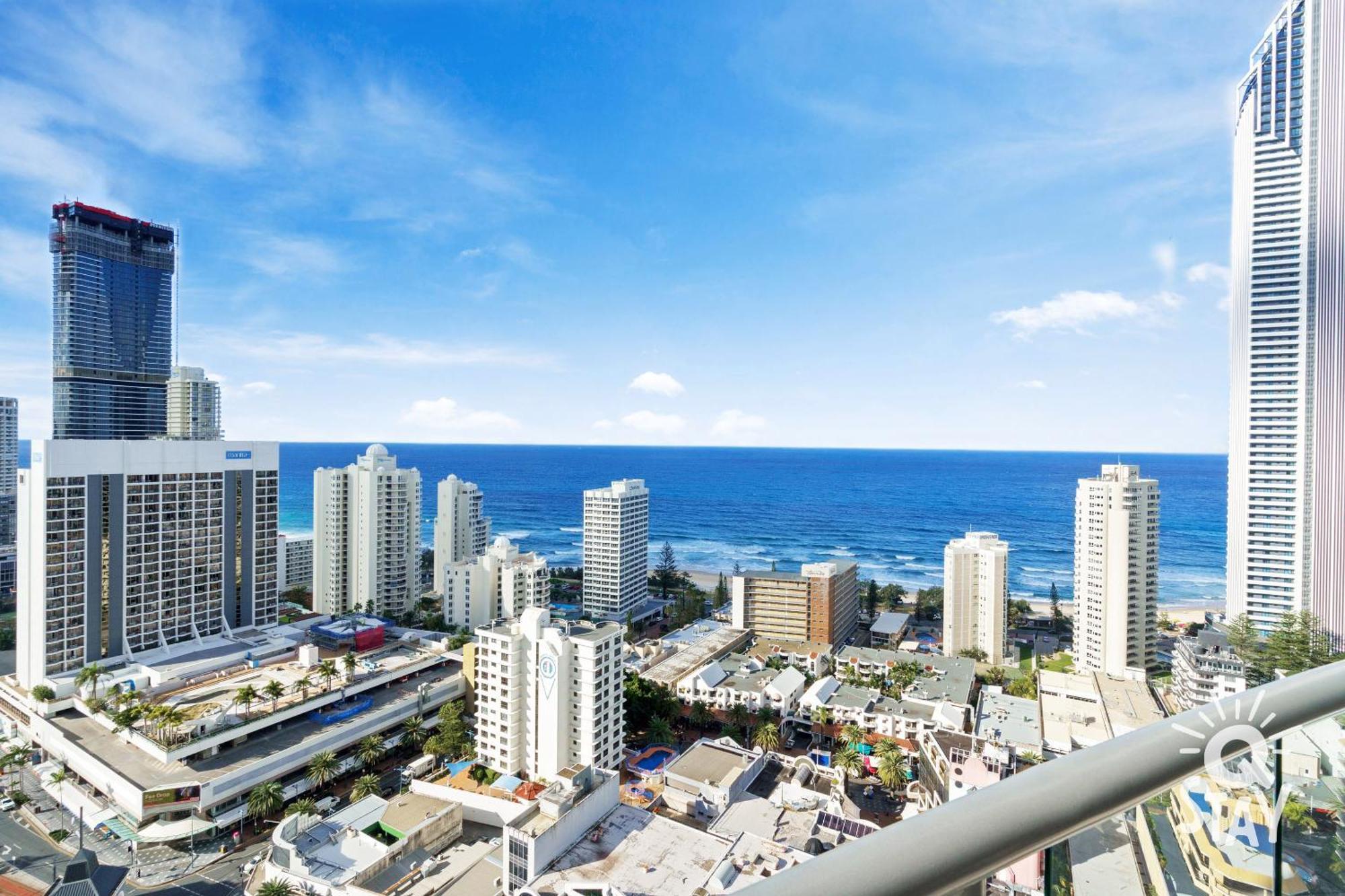 Chevron Renaissance Ocean View - Q Apartment
