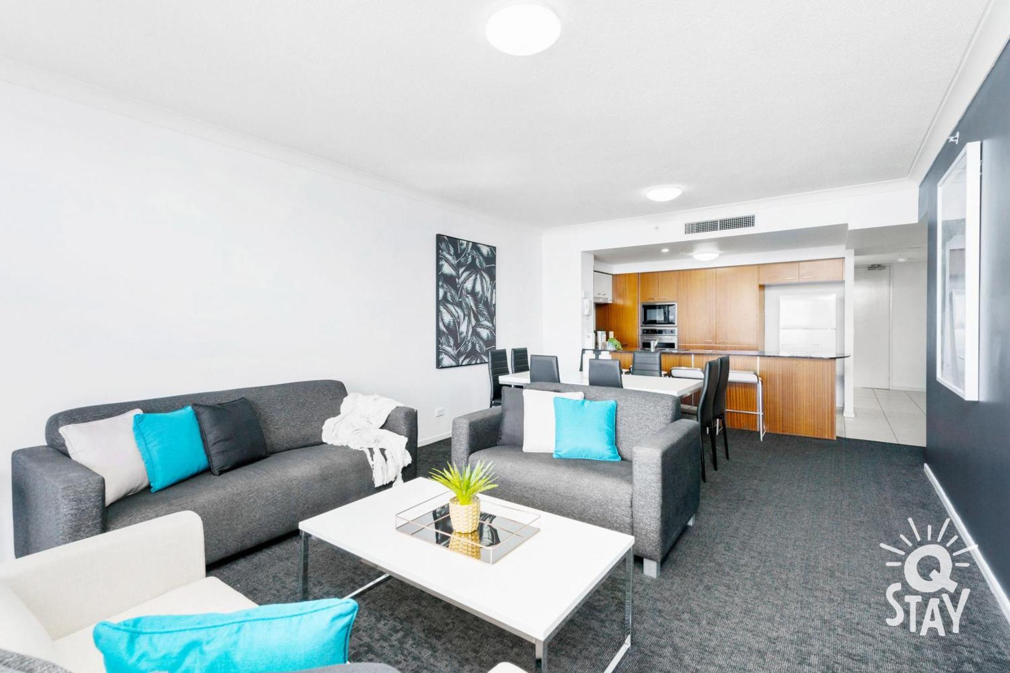 Chevron Renaissance Ocean View - Q Gold Coast
