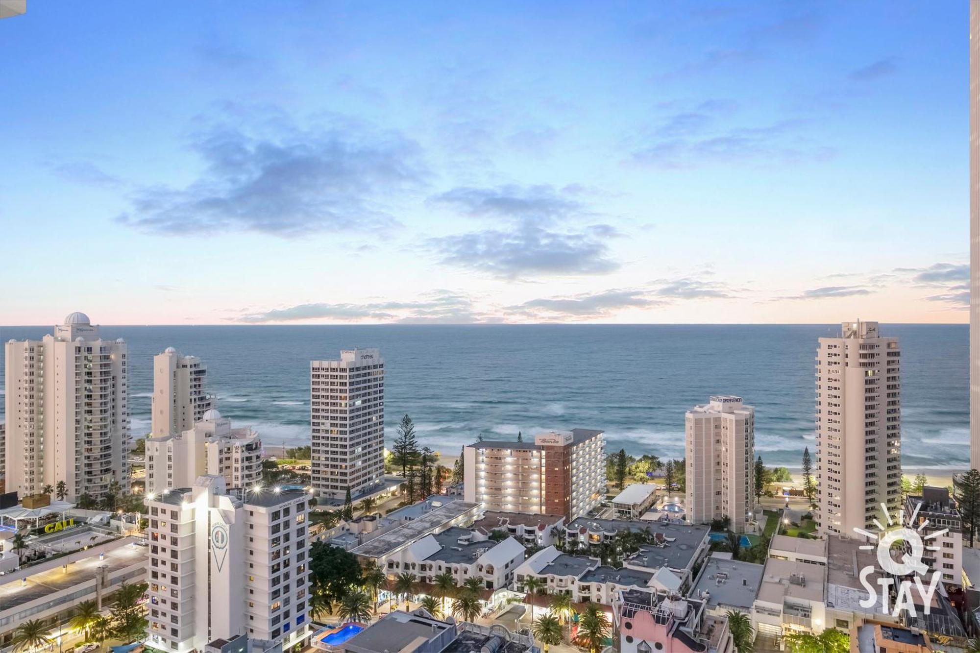 Chevron Renaissance Ocean View - Q Apartment